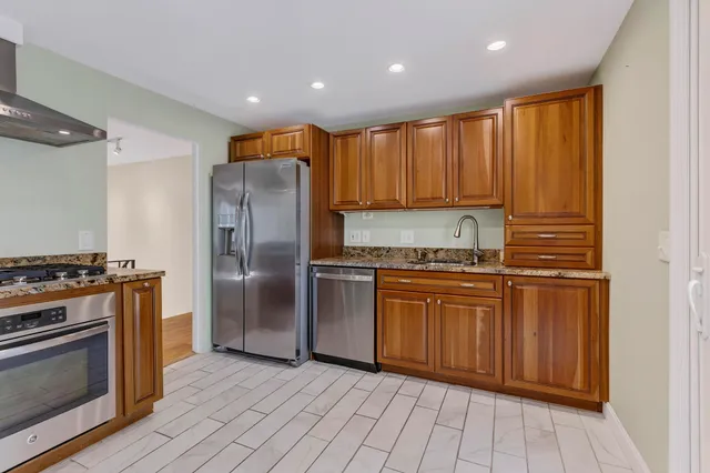 $575,000 | 24 Bayberry Lane, Scarborough, ME 04074