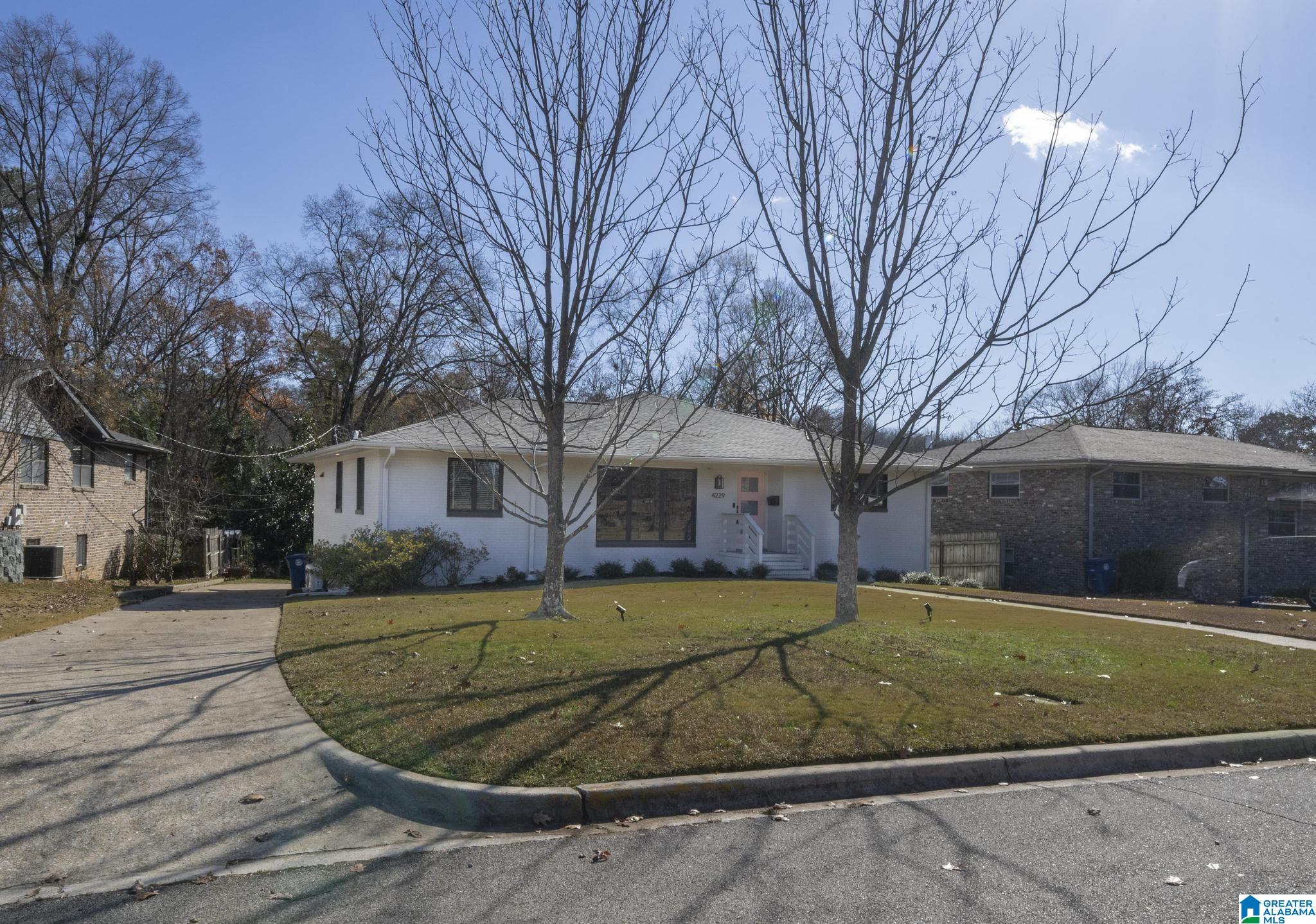 4229 Woodvale Road Birmingham, AL 35222 - Photo 2 of 46
