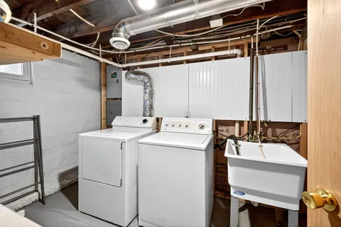 $295,000 | 1369 Hewitt Avenue, St. Paul, MN 55104