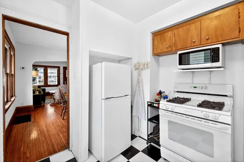 $295,000 | 1369 Hewitt Avenue, St. Paul, MN 55104