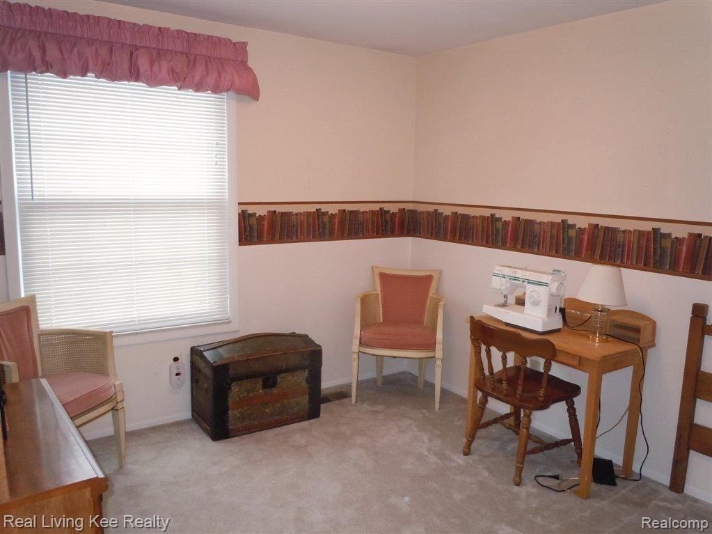827 Hampton Circle Rochester, MI 48307 - Photo 13 of 21 Bedroom #3.jpg
