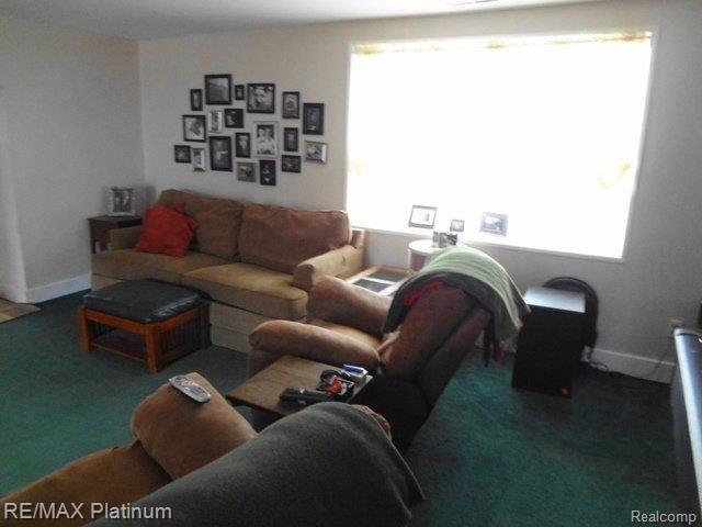 4976 Ormond Road White Lake, MI 48383 - Photo 11 of 25 Living Room