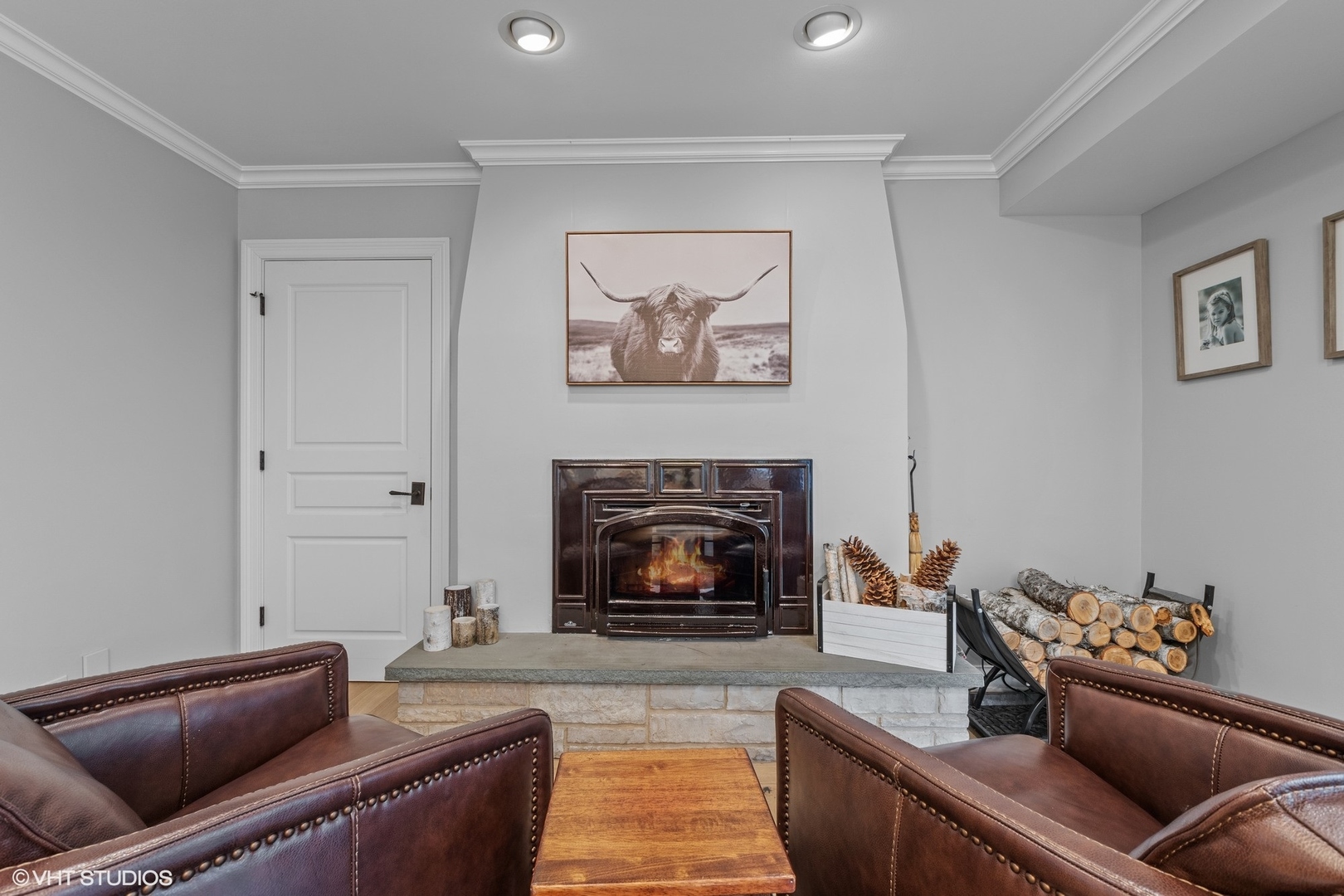 106 Park Lane Lake Bluff, IL 60044 - Photo 18 of 36 a living room with furniture and a fireplace