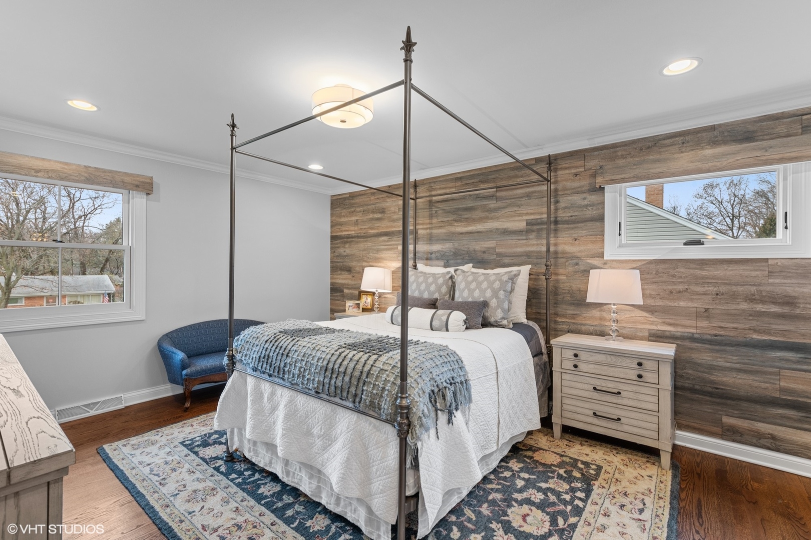 106 Park Lane Lake Bluff, IL 60044 - Photo 21 of 36 a bedroom with a bed and wooden floor