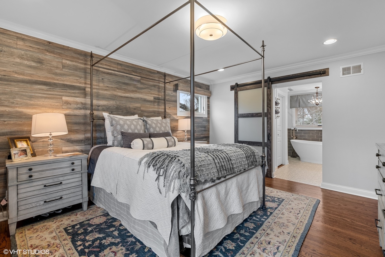 106 Park Lane Lake Bluff, IL 60044 - Photo 22 of 36 a bedroom with a bed and a mirror