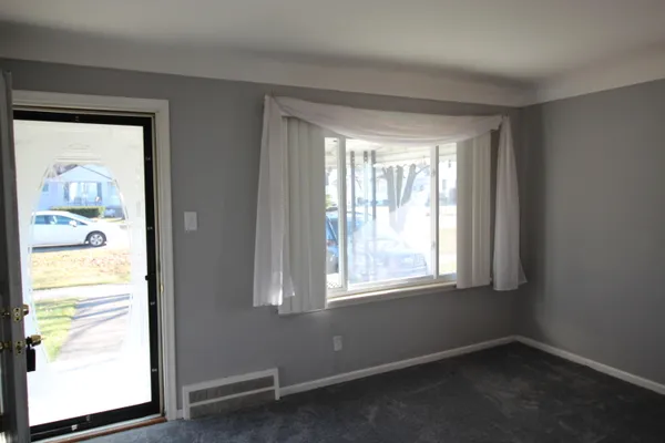 $1,600 | 14383 Mercedes, Redford, MI 48239