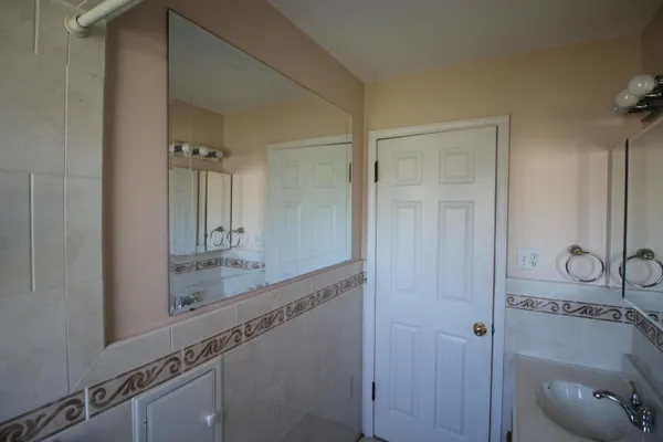 $1,600 | 14383 Mercedes, Redford, MI 48239