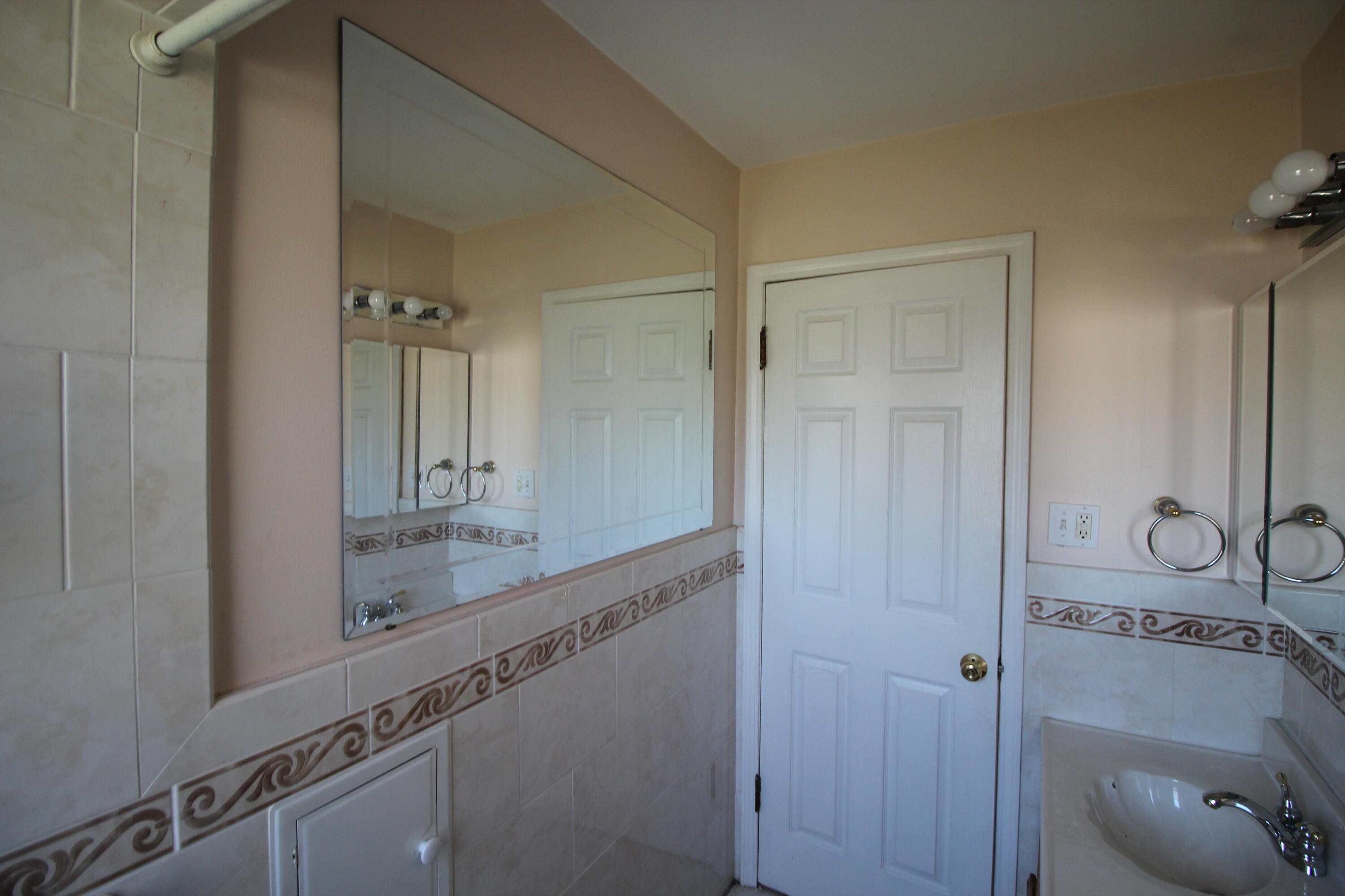 14383 Mercedes Redford, MI 48239 - Photo 7 of 13 IMG_8150