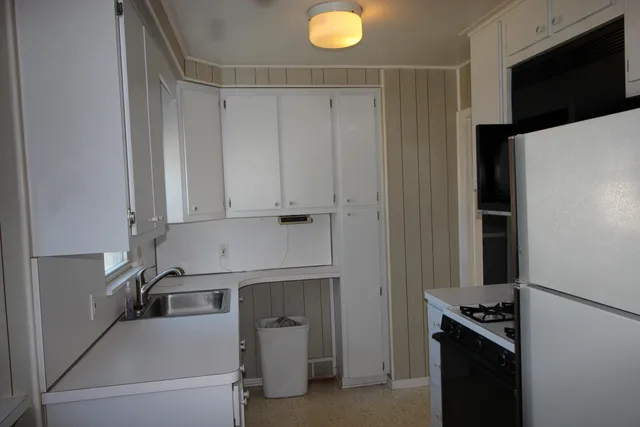 $1,600 | 14383 Mercedes, Redford, MI 48239