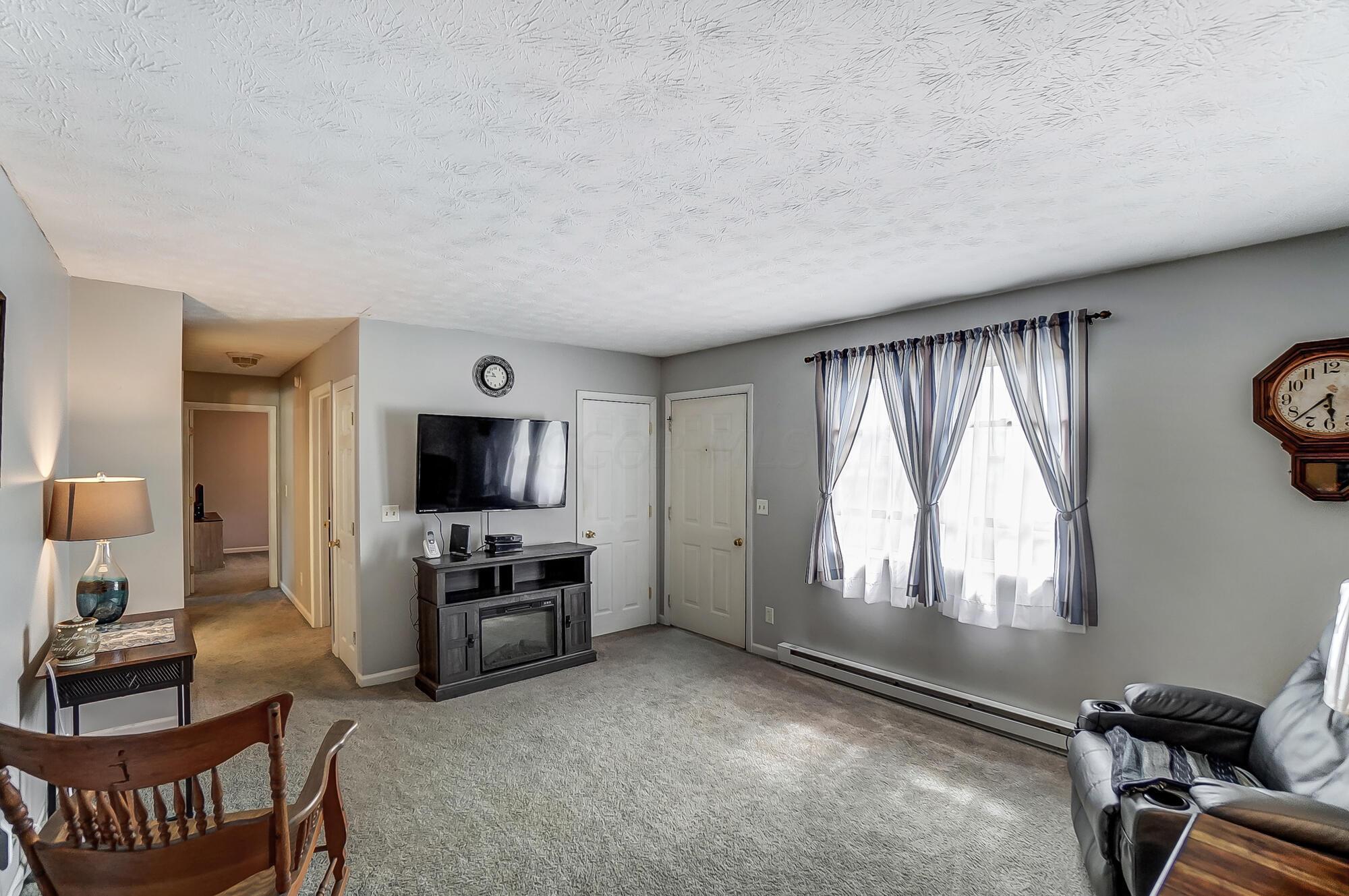 5609 Pitchin Road South Springfield, OH 45502 - Photo 9 of 39 006