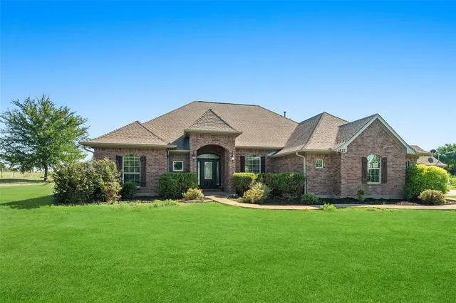 $995,000 | 1422 County Road 377, Van Alstyne, TX 75495