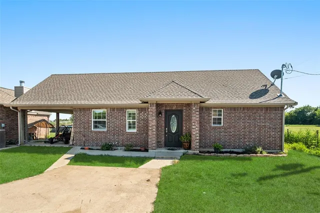 $995,000 | 1422 County Road 377, Van Alstyne, TX 75495