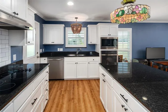 $995,000 | 1422 County Road 377, Van Alstyne, TX 75495