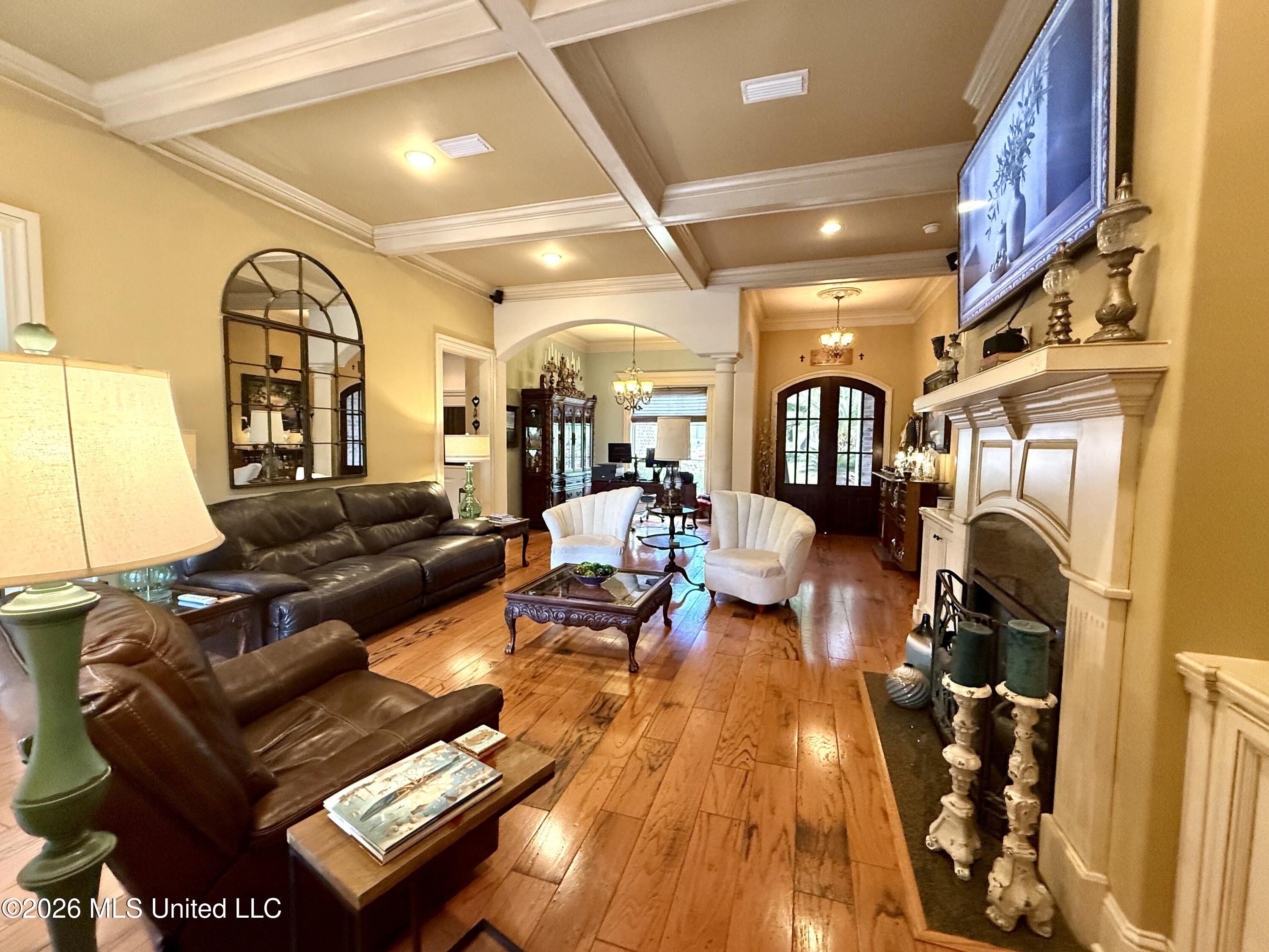 717 Clover Place Biloxi, MS 39532 - Photo 16 of 89 Living