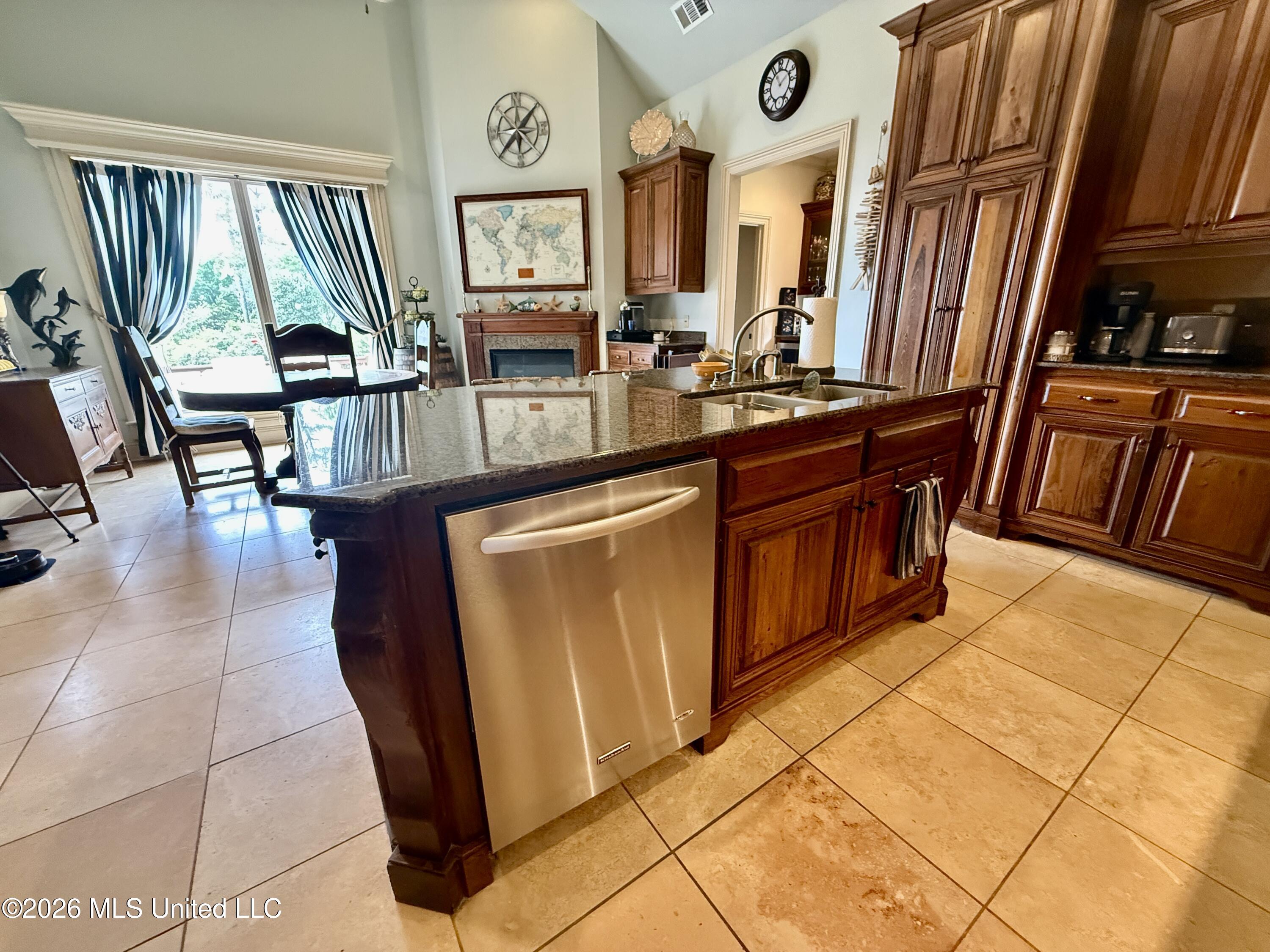 717 Clover Place Biloxi, MS 39532 - Photo 26 of 89 Kitchen