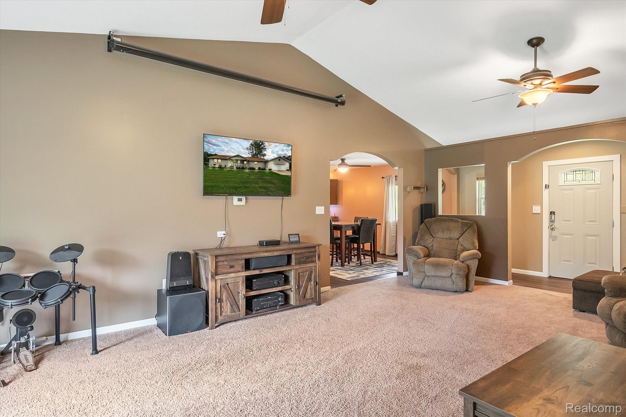 22115 Haggerty Road Belleville, MI 48111 - Photo 18 of 47 LIVING ROOM