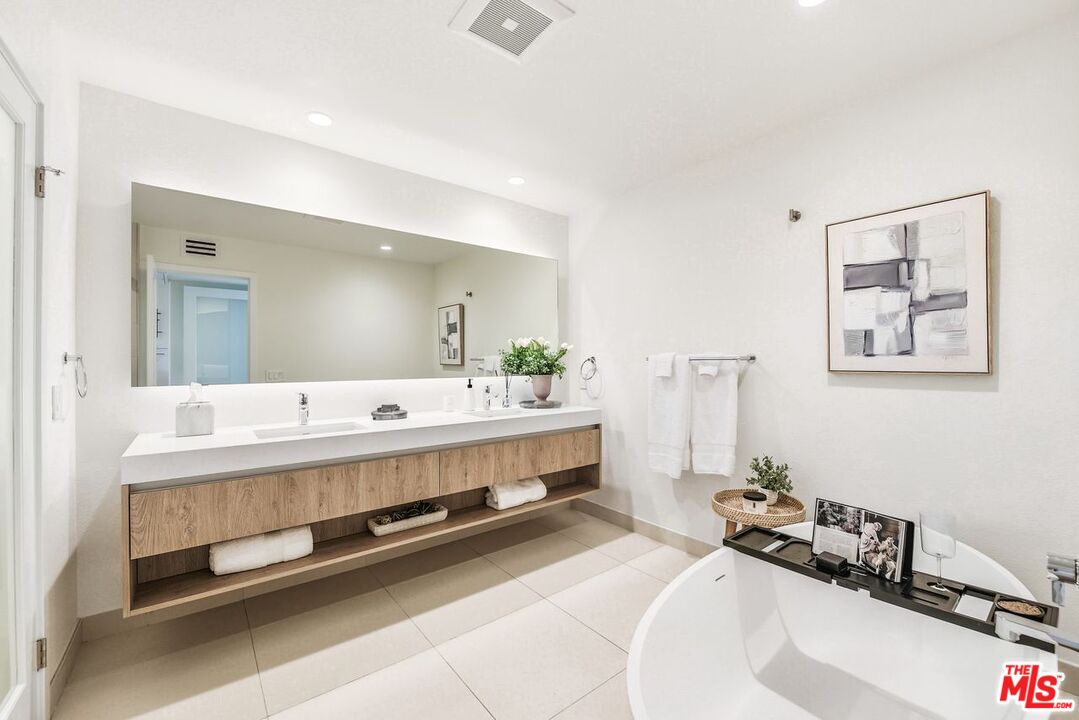 6487 Cavalleri Road, Unit 329 Malibu, CA 90265 - Photo 5 of 17