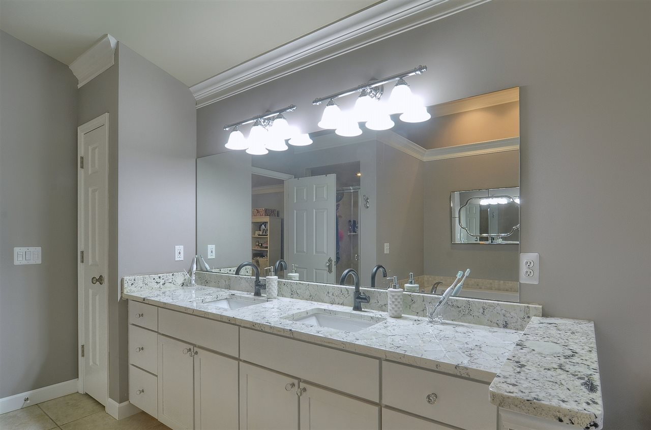 632 Quarter Street Rochester, MI 48307 - Photo 16 of 30 Master Bathroom
