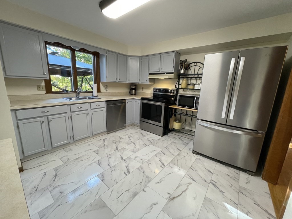 95 Jones Road Hopedale, MA 01747 - Photo 5 of 26 Gallery Image 5