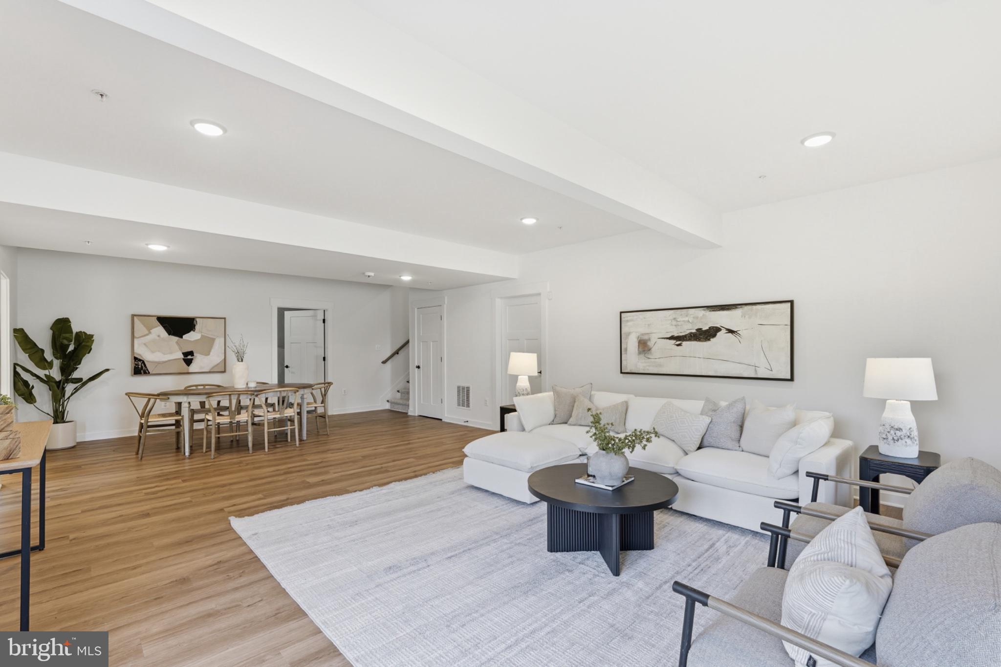 2802 Bidle Road Middletown, MD 21769 - Photo 6 of 63 Spacious modern living area awaits you.