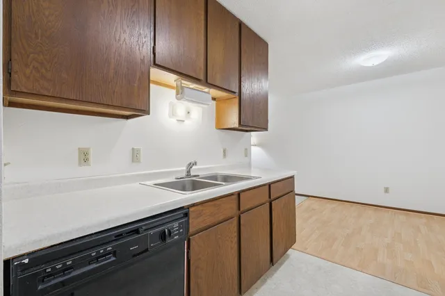 $150,000 | 14620 Garrett Avenue, Unit 104, Apple Valley, MN 55124