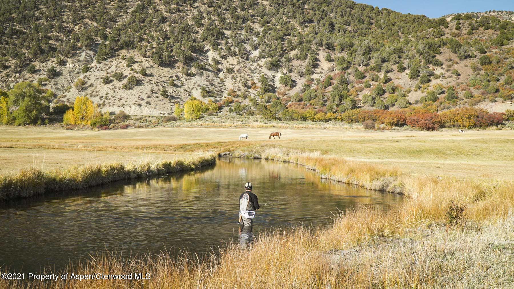 1864 Sweetwater Road Gypsum, CO 81637 - Photo 17 of 25 l-quarter-253