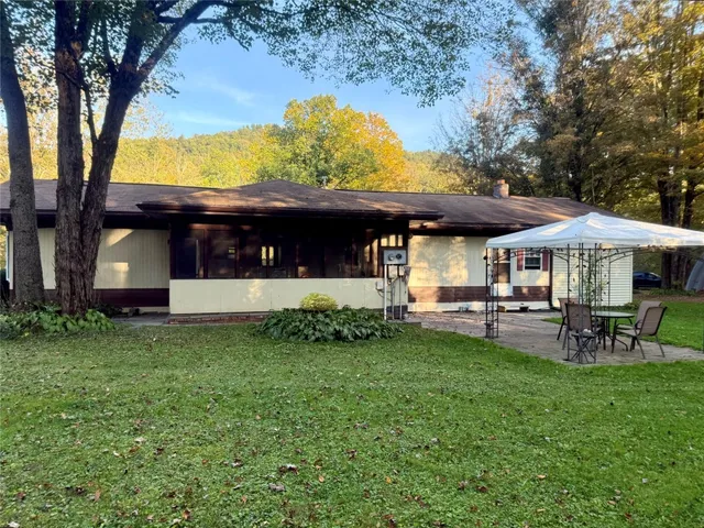 $185,000 | 118 Lazy Brook Circle, Hallstead, PA 18822