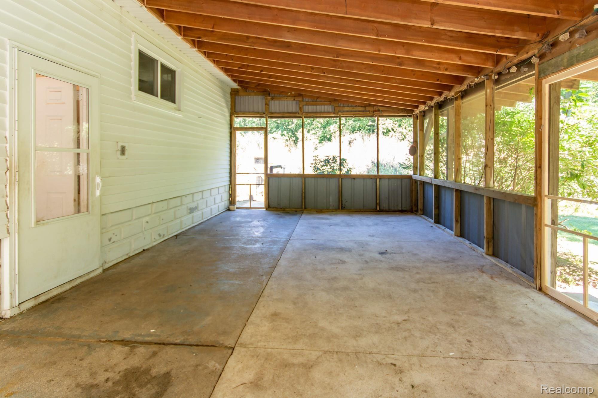 20621 Clark Road Belleville, MI 48111 - Photo 26 of 42 DSC_7536.jpg