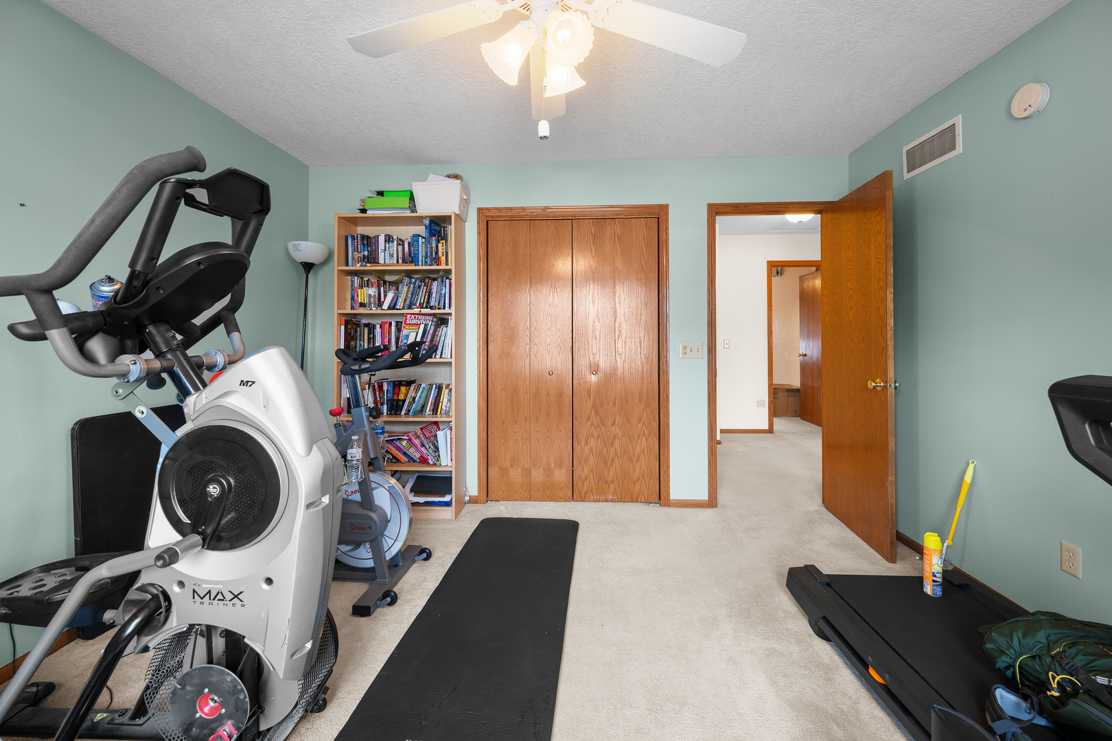 6002 Oakbrook Road Davenport, IA 52806 - Photo 36 of 50 a view of a bedroom with washer and dryer