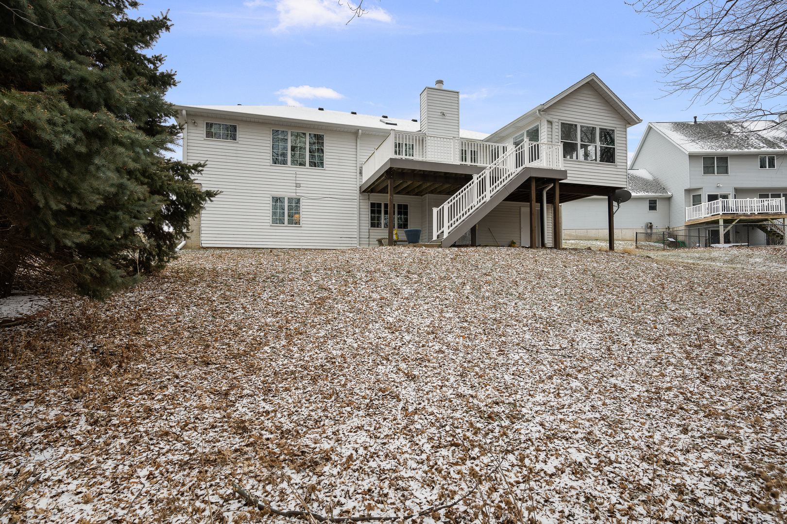 6002 Oakbrook Road Davenport, IA 52806 - Photo 50 of 50 a house with a outdoor space