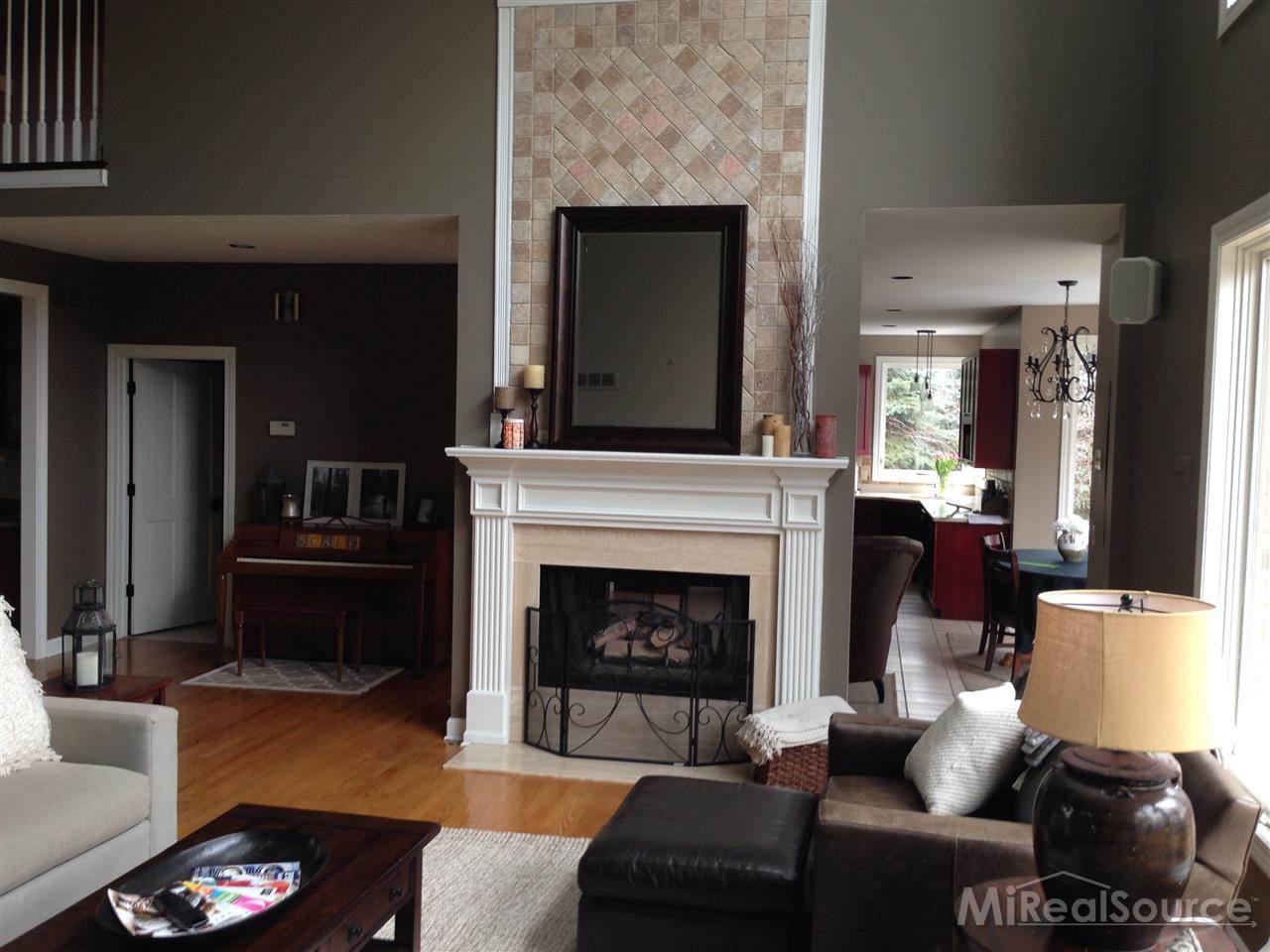 1739 Spring Creek Drive Rochester, MI 48306 - Photo 9 of 61 31233395-8.JPG