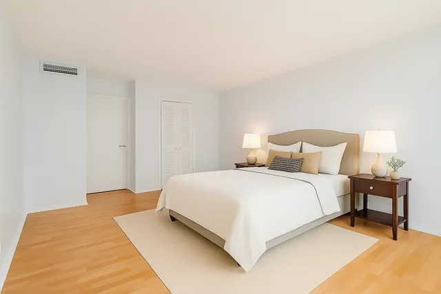 $215,000 | 5901 North Sheridan Road, Unit 9G, Chicago, IL 60660