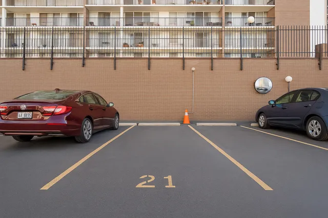 $215,000 | 5901 North Sheridan Road, Unit 9G, Chicago, IL 60660