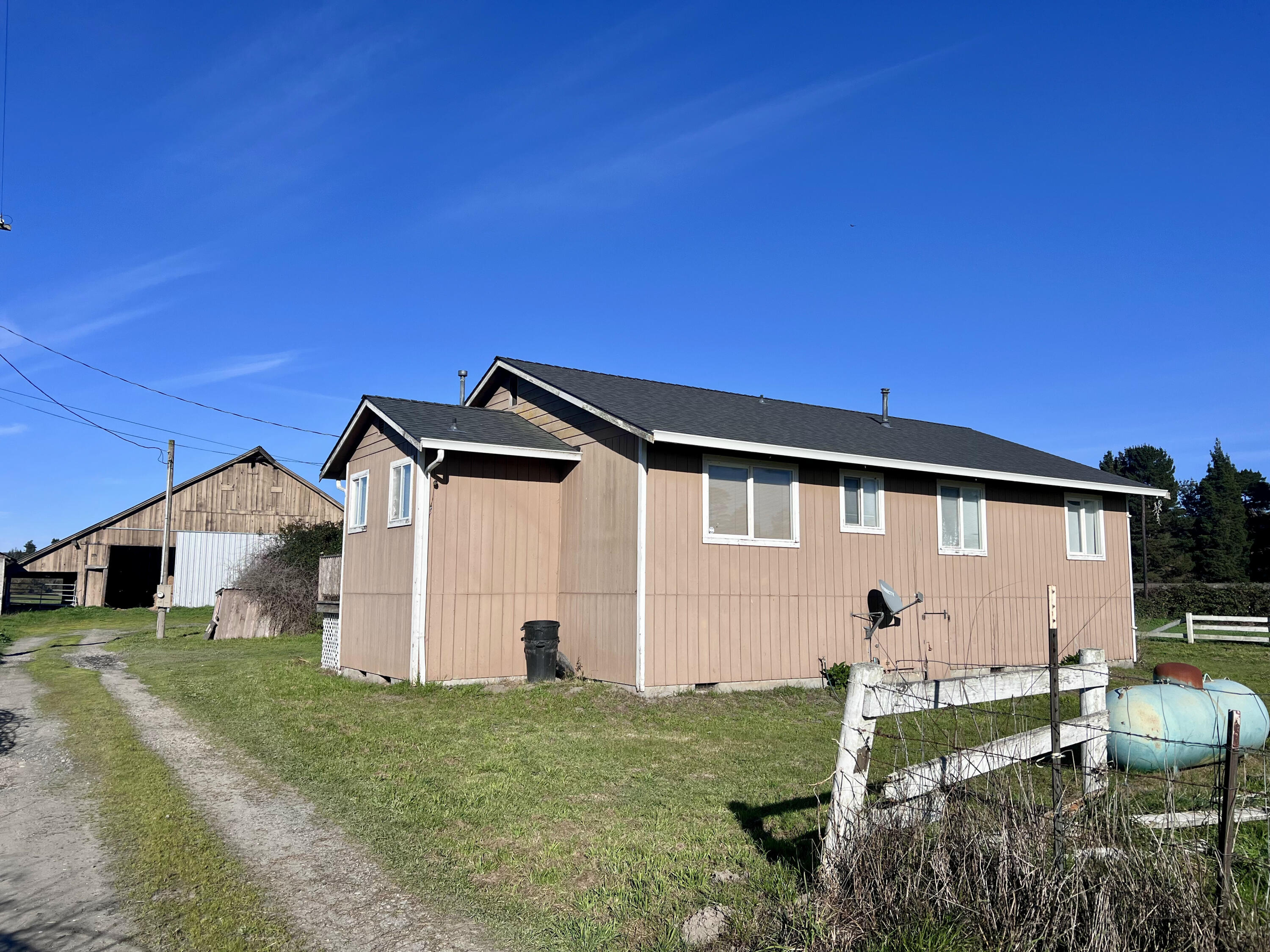 1601 Drake Hill Road Fortuna, CA 95540 - Photo 8 of 34