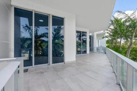$1,895,000 | 701 North Fort Lauderdale Beach Boulevard, Unit 214, Fort Lauderdale, FL 33304
