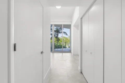$1,895,000 | 701 North Fort Lauderdale Beach Boulevard, Unit 214, Fort Lauderdale, FL 33304