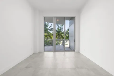 $1,895,000 | 701 North Fort Lauderdale Beach Boulevard, Unit 214, Fort Lauderdale, FL 33304