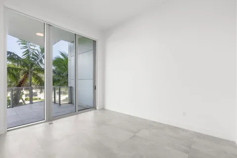 $1,895,000 | 701 North Fort Lauderdale Beach Boulevard, Unit 214, Fort Lauderdale, FL 33304