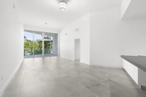 $1,895,000 | 701 North Fort Lauderdale Beach Boulevard, Unit 214, Fort Lauderdale, FL 33304