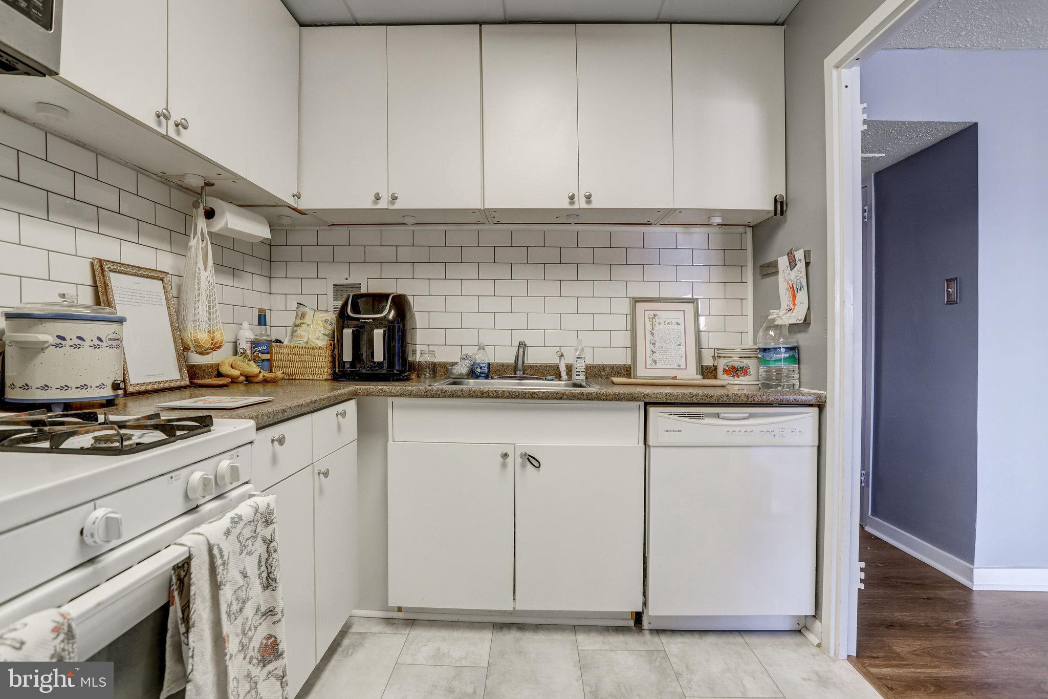 2622 Fort Farnsworth Road, Unit 220 Alexandria, VA 22303 - Photo 3 of 21 Gallery Image 3