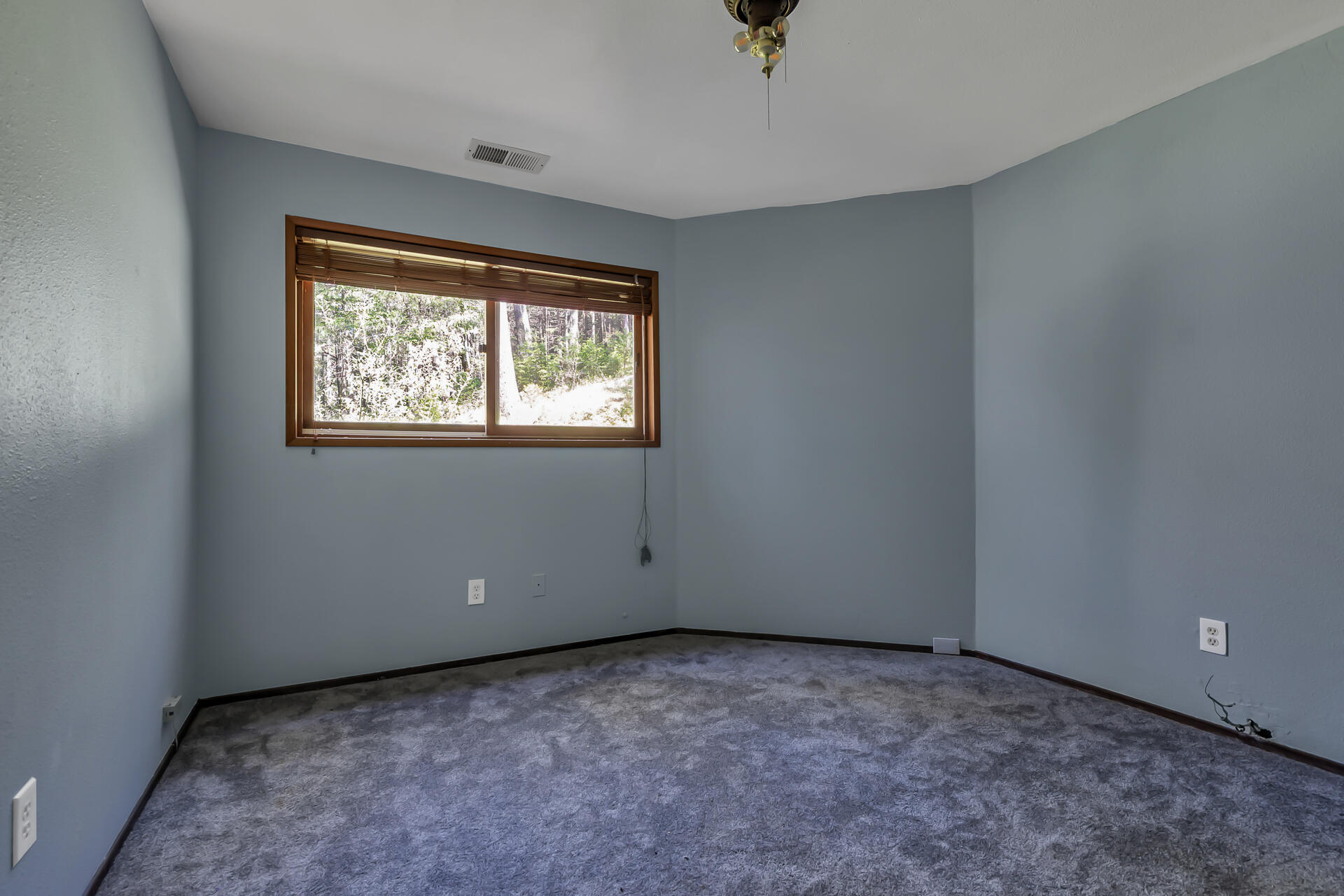 15368 Star Flower Road Oak Run, CA 96069 - Photo 48 of 63 an empty room with a window