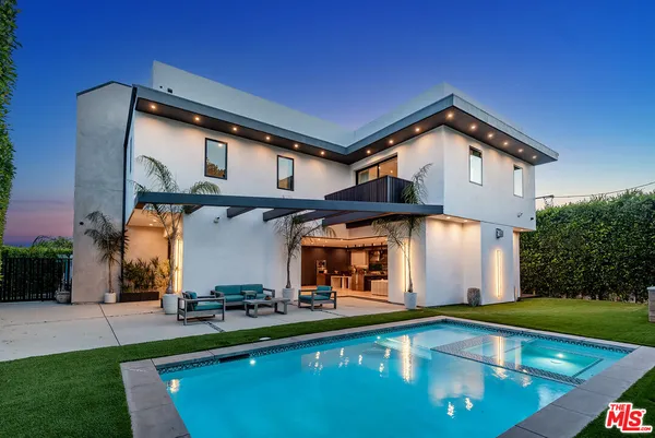 $3,299,000 | 7303 West 89th Street, Los Angeles, CA 90045