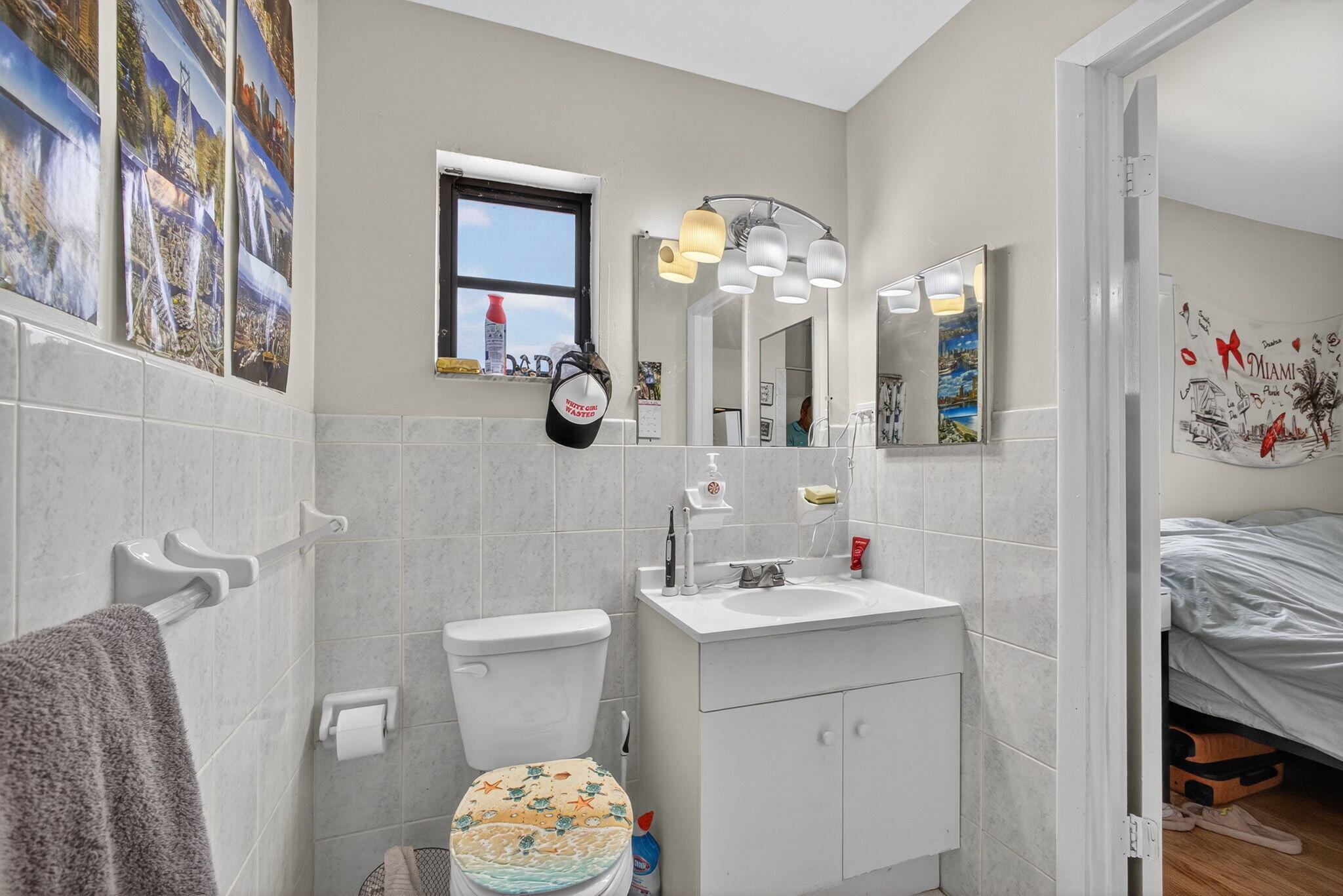2251 East Avenue H Riviera Beach, FL 33404 - Photo 19 of 43 Primary bath