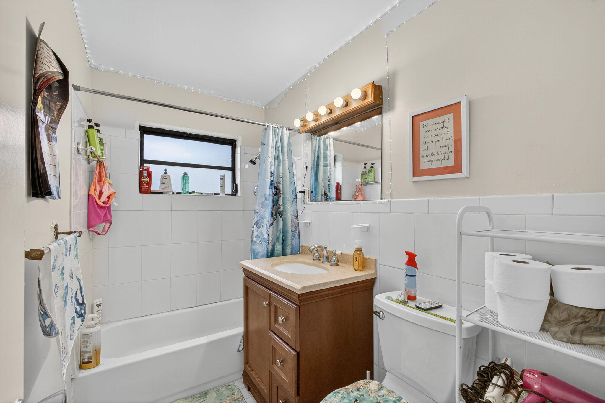 2251 East Avenue H Riviera Beach, FL 33404 - Photo 24 of 43 Guest bath