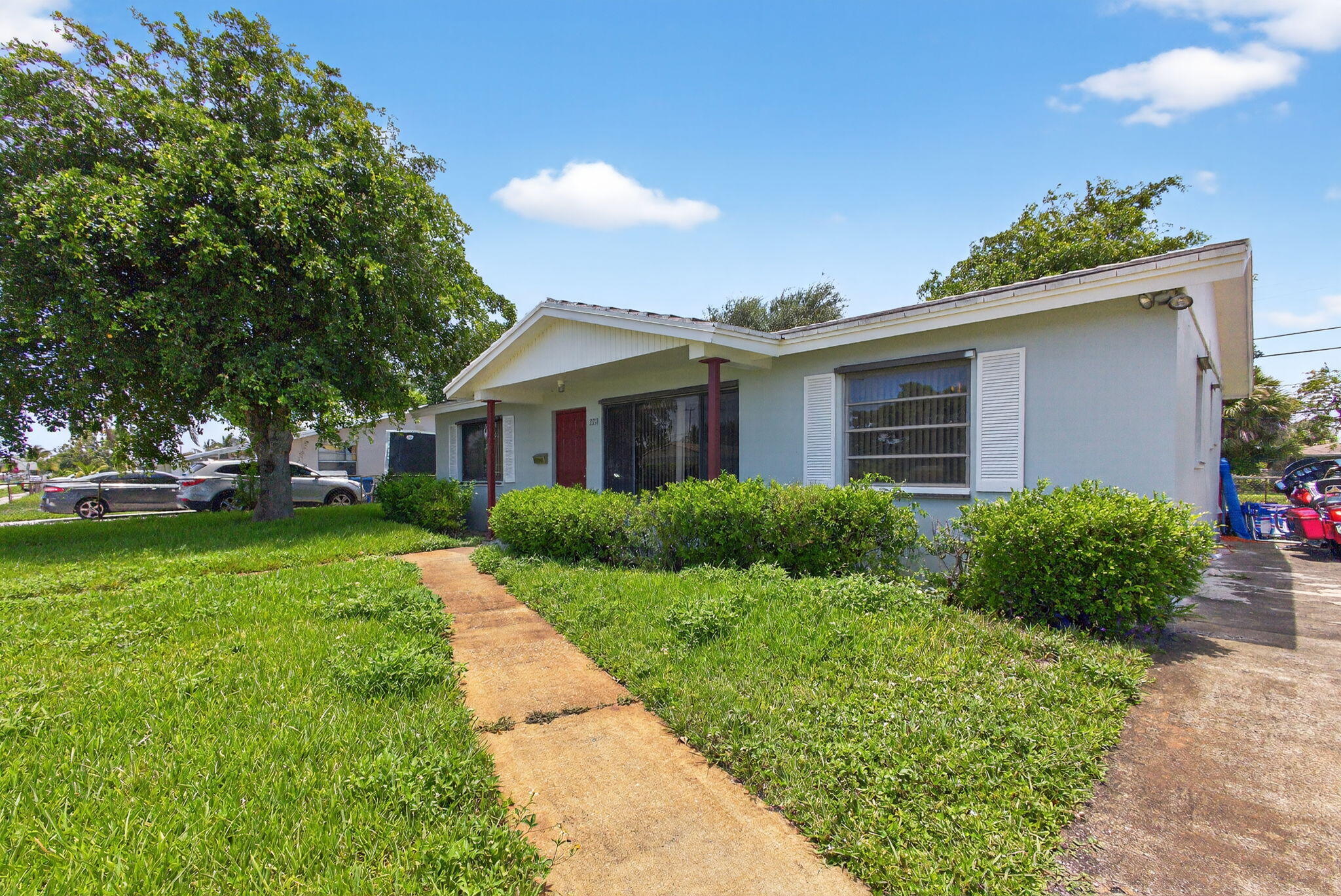2251 East Avenue H Riviera Beach, FL 33404 - Photo 5 of 43 7-web-or-mls-5D1A6458