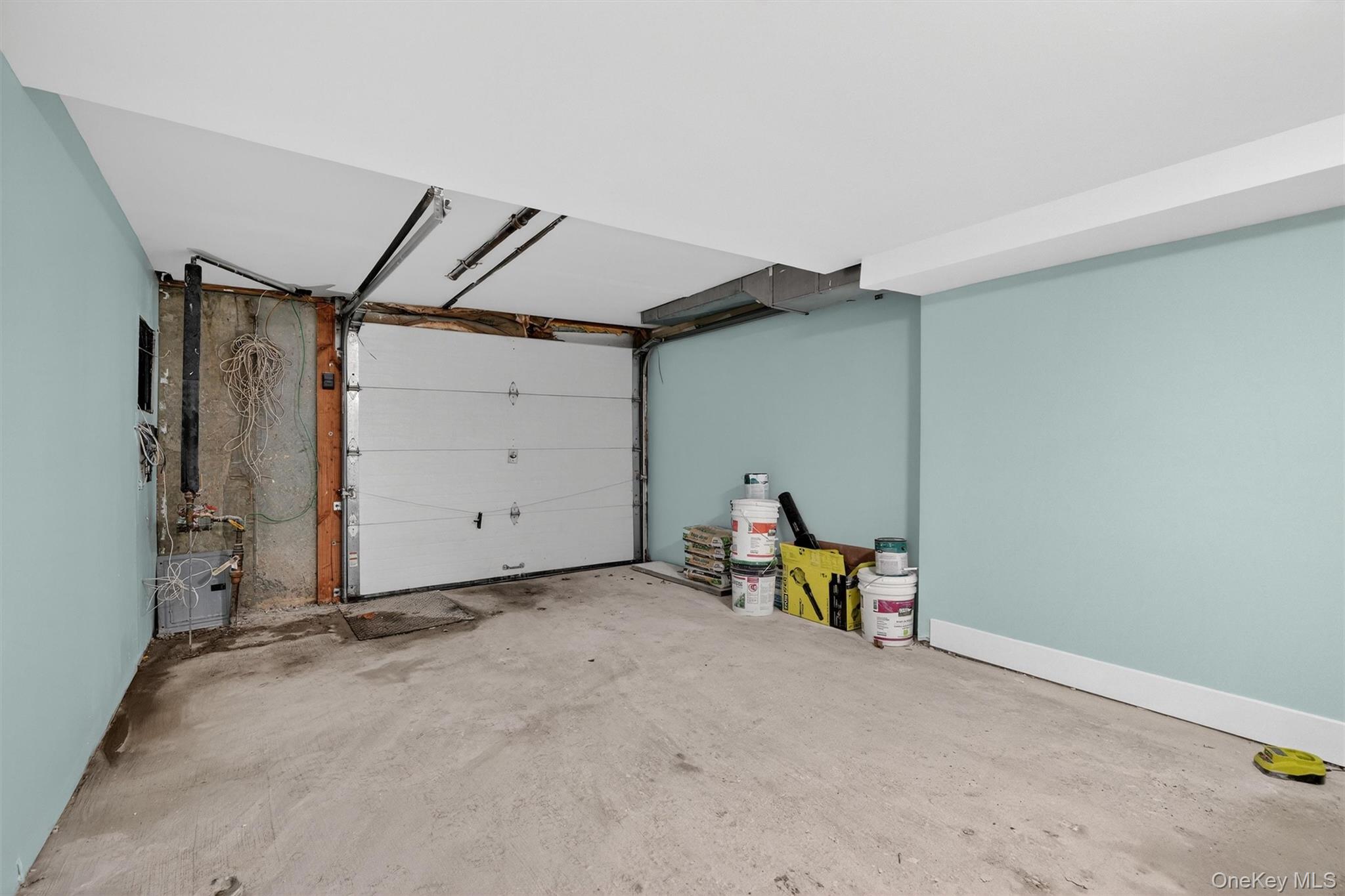 636 Throgs Neck Expressway Bronx, NY 10465 - Photo 29 of 31 View of garage