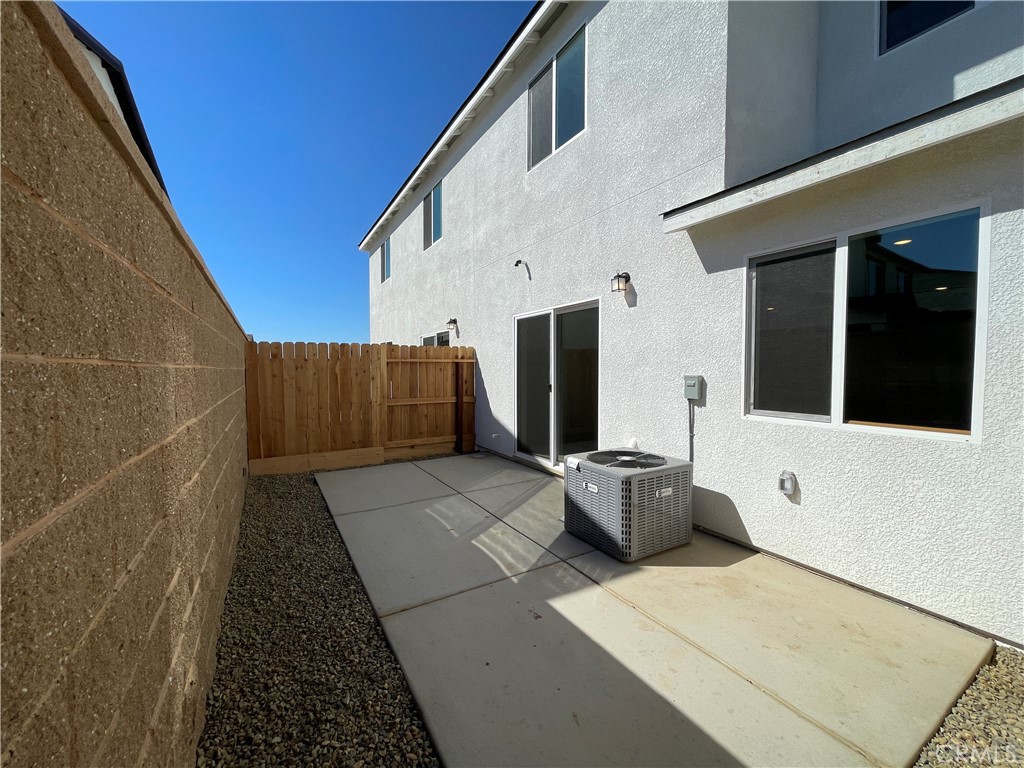 786 Stone Ridge Avenue Merced, CA 95341 - Photo 7 of 8 a building outdoor space with patio furniture