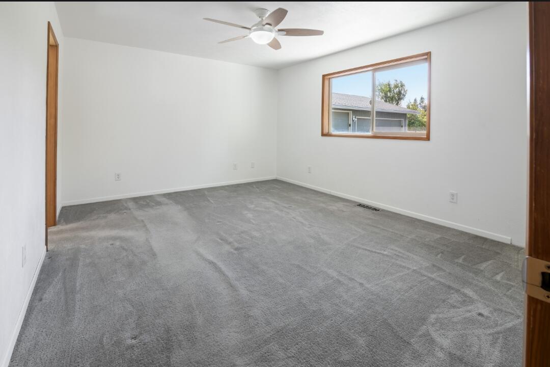 9871 Old Wagon Road Klamath Falls, OR 97601 - Photo 19 of 32 83895