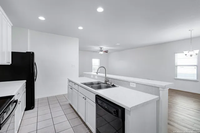 $1,895 | 11523 Verdis Valley, San Antonio, TX 78245