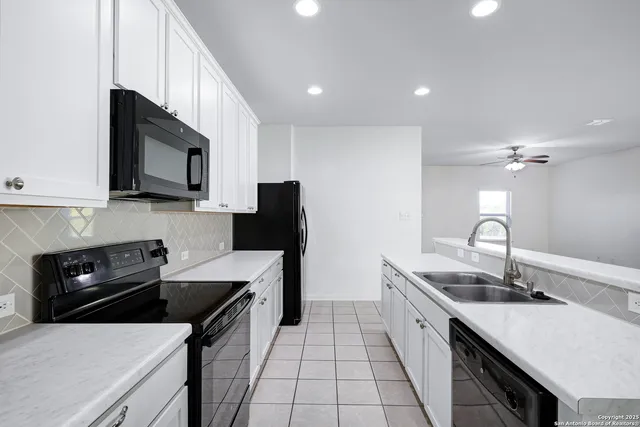 $1,895 | 11523 Verdis Valley, San Antonio, TX 78245